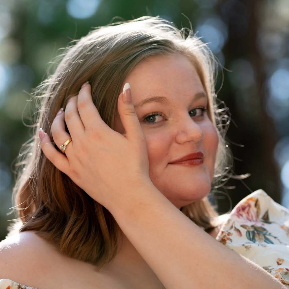 Meet your Posher, Emily